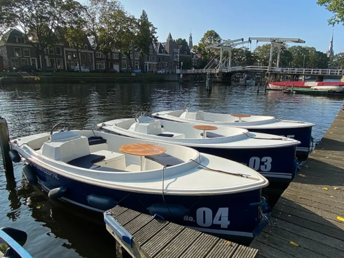 Gezellige Elektrische Sloep